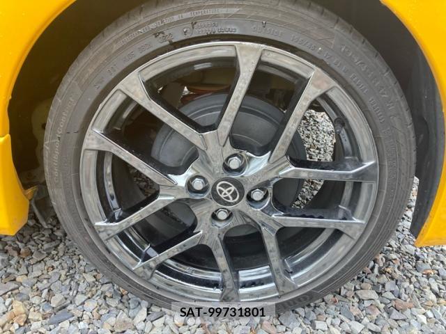 Toyota AQUA 2017-12 8877903-12