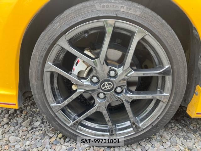 Toyota AQUA 2017-12 8877903-3