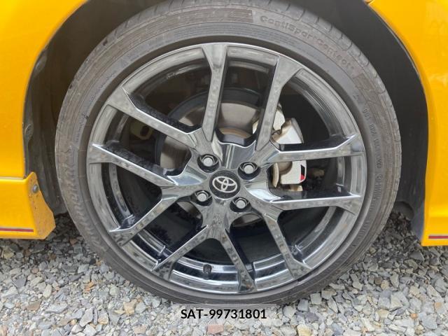 Toyota AQUA 2017-12 8877903-4