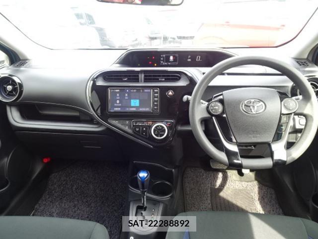 Toyota AQUA 2019-01 8875868-1