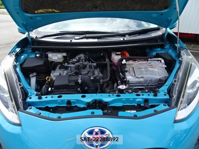 Toyota AQUA 2019-01 8875868-10