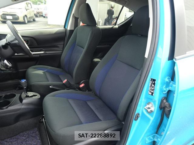 Toyota AQUA 2019-01 8875868-2