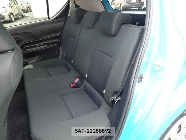Toyota AQUA 2019-01 8875868-3