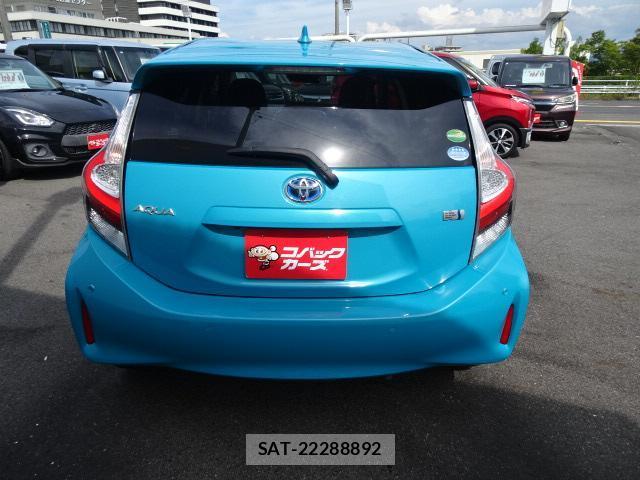 Toyota AQUA 2019-01 8875868-6