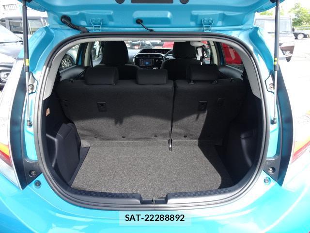 Toyota AQUA 2019-01 8875868-7