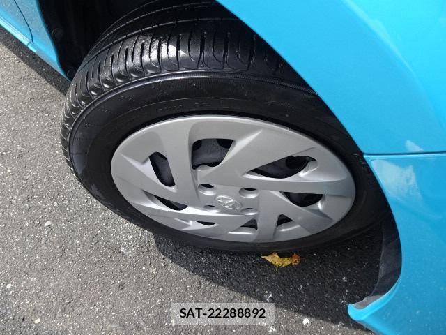 Toyota AQUA 2019-01 8875868-9