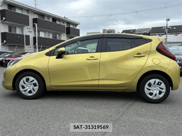 Toyota AQUA 2023-07 8878134-1