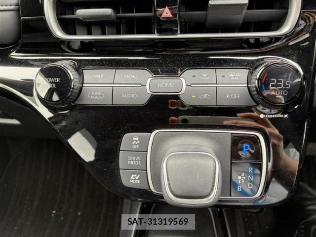 Toyota AQUA 2023-07 8878134-11