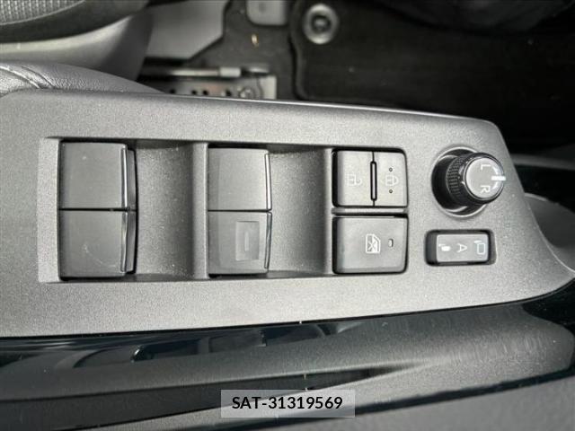 Toyota AQUA 2023-07 8878134-17