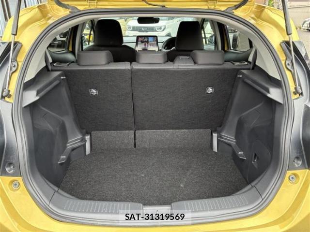 Toyota AQUA 2023-07 8878134-6