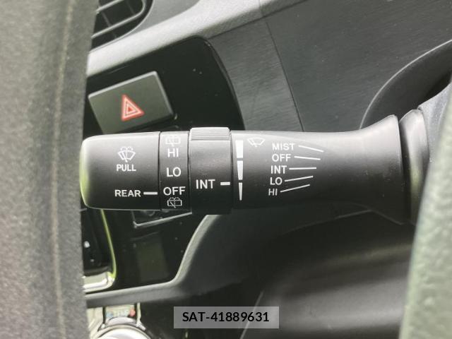 Toyota AQUA 2016-07 8878184-15