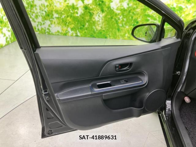 Toyota AQUA 2016-07 8878184-4