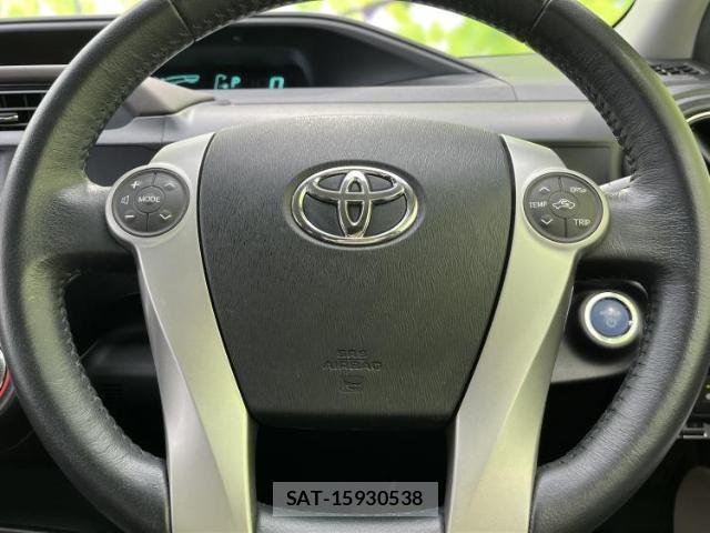 Toyota AQUA 2013-02 8878230-13