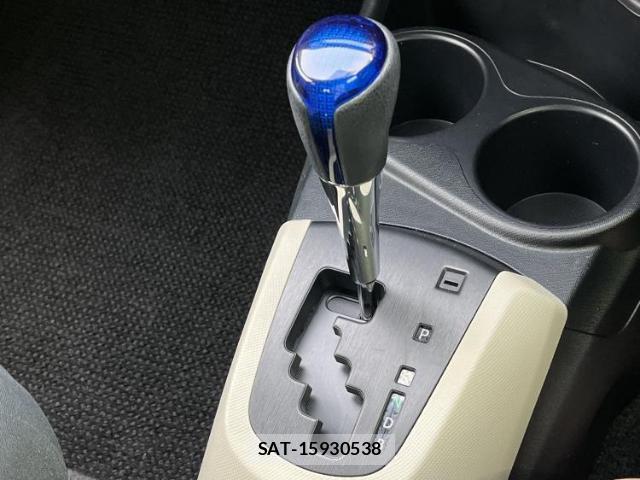 Toyota AQUA 2013-02 8878230-16