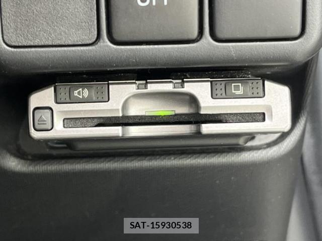 Toyota AQUA 2013-02 8878230-17