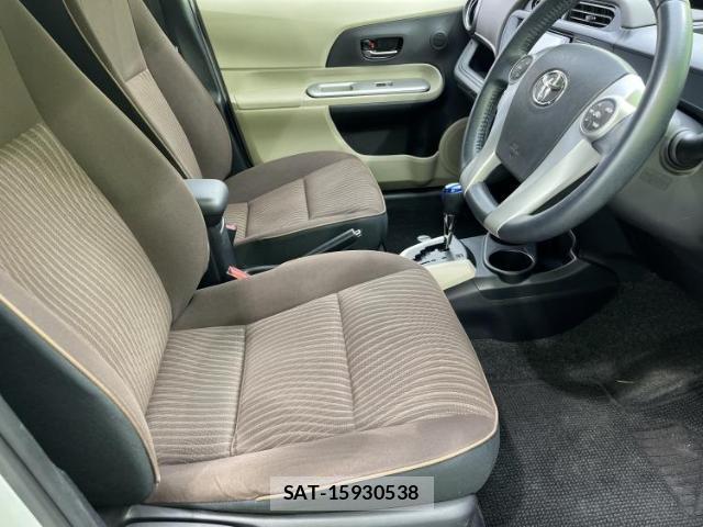 Toyota AQUA 2013-02 8878230-3