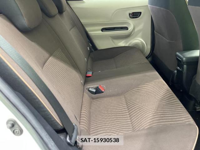 Toyota AQUA 2013-02 8878230-4
