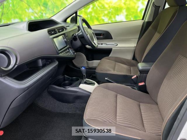 Toyota AQUA 2013-02 8878230-5