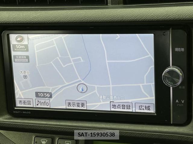 Toyota AQUA 2013-02 8878230-8