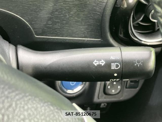 Toyota AQUA 2015-11 8878247-15