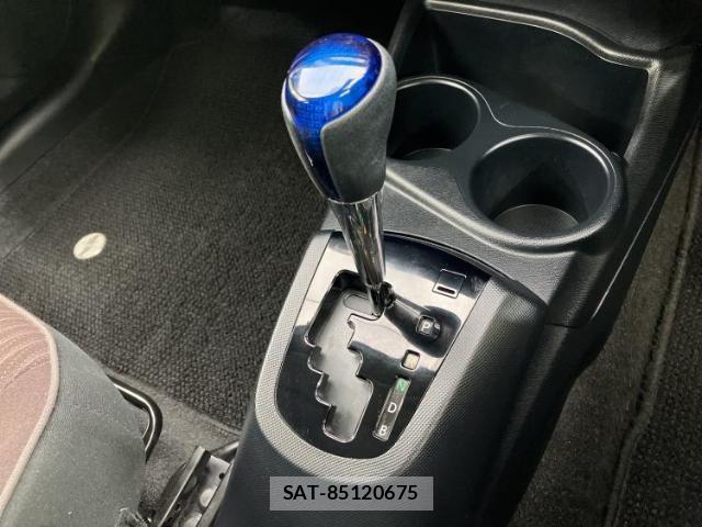 Toyota AQUA 2015-11 8878247-16