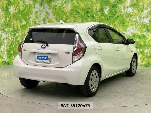 Toyota AQUA 2015-11 8878247-2