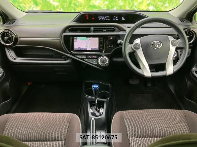 Toyota AQUA 2015-11 8878247-3