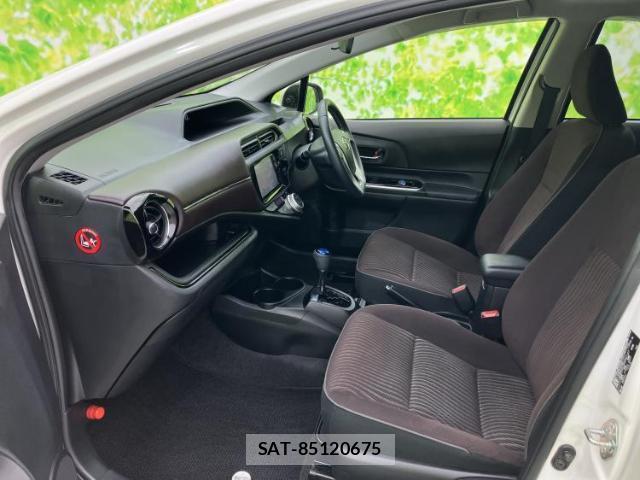 Toyota AQUA 2015-11 8878247-5