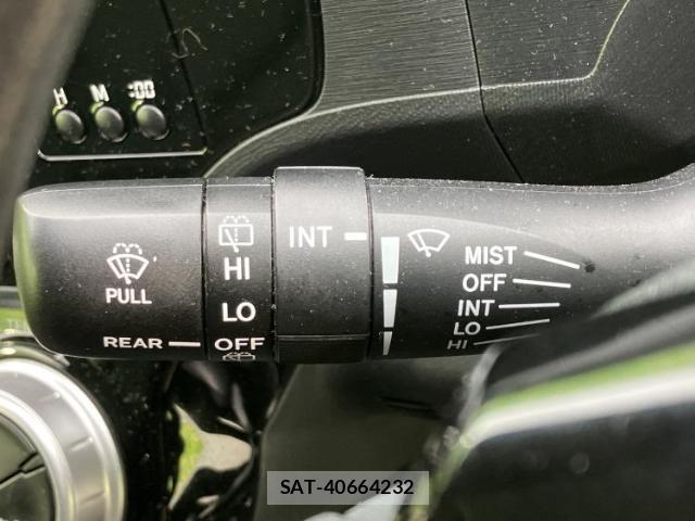 Toyota AQUA 2016-11 8878377-16