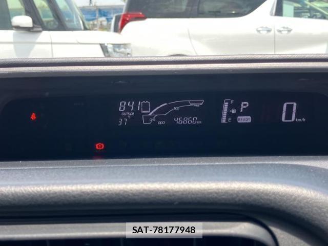 Toyota AQUA 2015-04 8878409-11