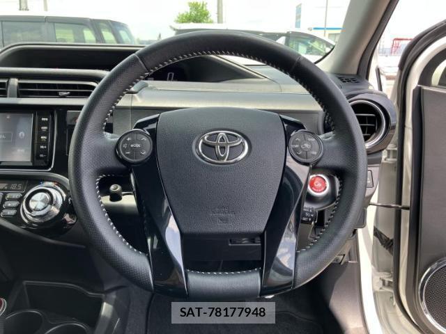 Toyota AQUA 2015-04 8878409-12