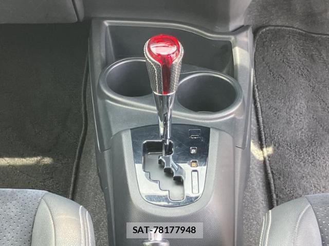 Toyota AQUA 2015-04 8878409-15