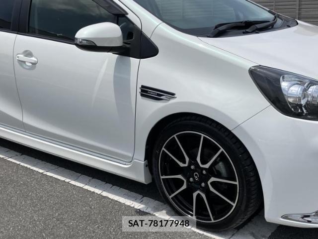 Toyota AQUA 2015-04 8878409-3
