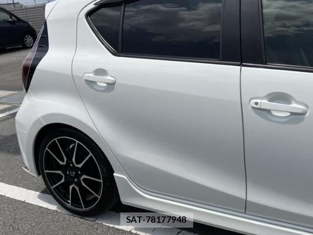 Toyota AQUA 2015-04 8878409-4