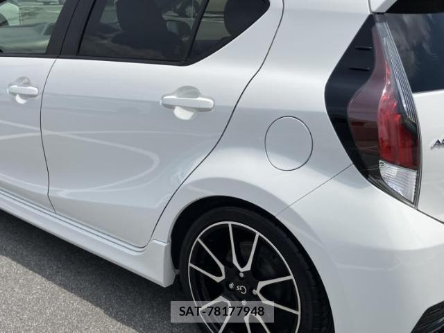 Toyota AQUA 2015-04 8878409-6