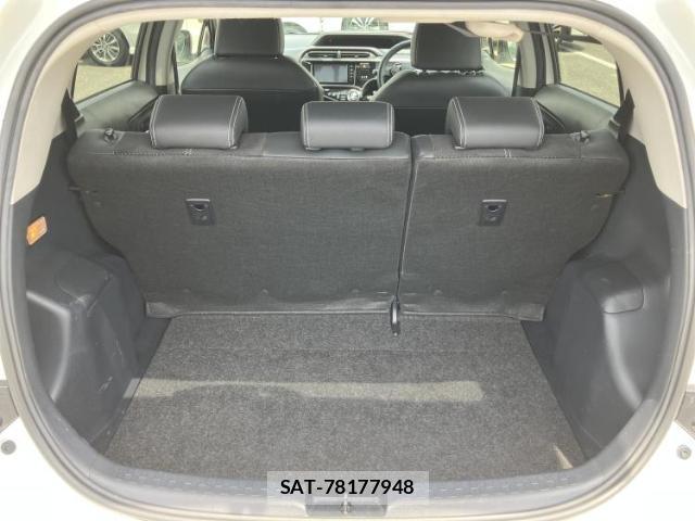 Toyota AQUA 2015-04 8878409-7