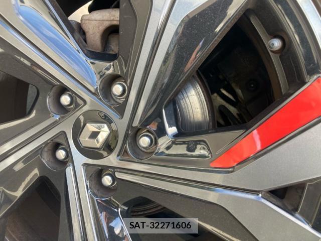 Renault Arkana 2022-10 8876432-15