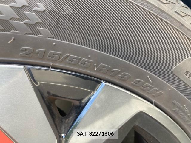 Renault Arkana 2022-10 8876432-16