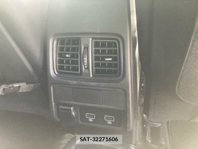 Renault Arkana 2022-10 8876432-18