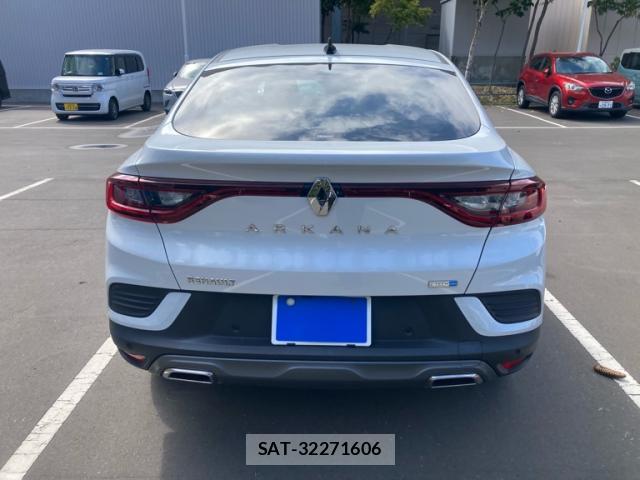 Renault Arkana 2022-10 8876432-3