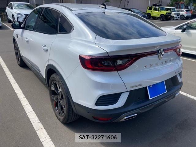 Renault Arkana 2022-10 8876432-4