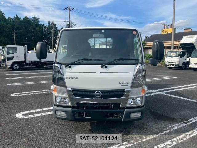 Nissan ATLAS 2017-03 8876910-1