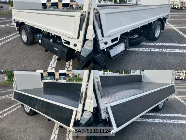 Nissan ATLAS 2017-03 8876910-5