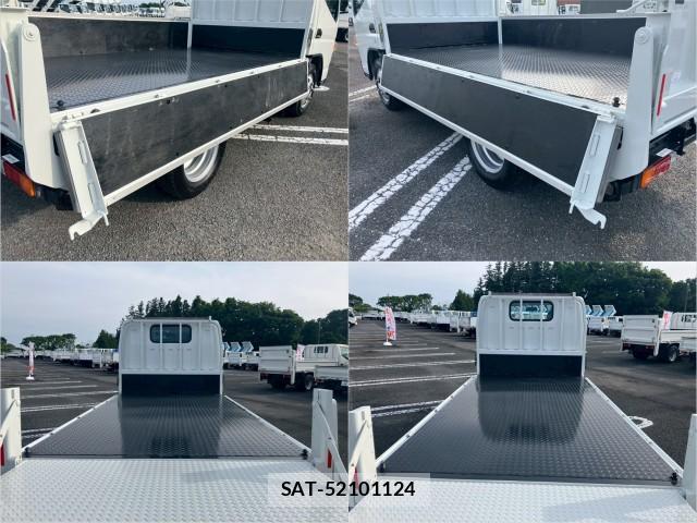 Nissan ATLAS 2017-03 8876910-6