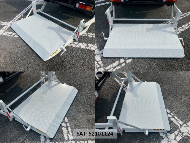 Nissan ATLAS 2017-03 8876910-7