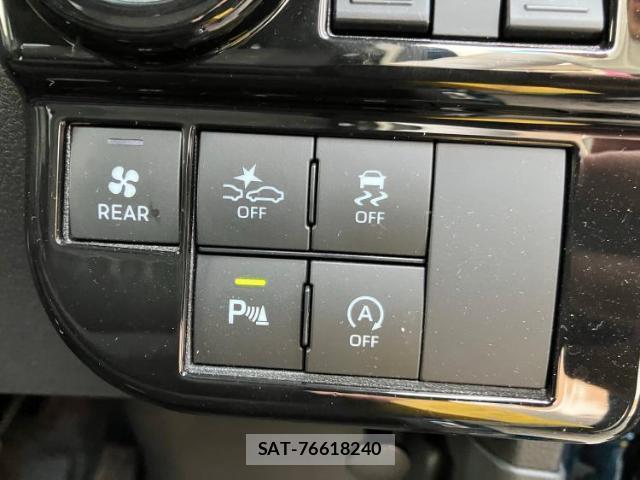 Daihatsu ATRAI 2023-01 8877612-13