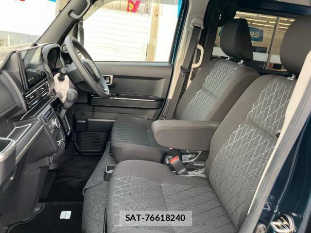 Daihatsu ATRAI 2023-01 8877612-5