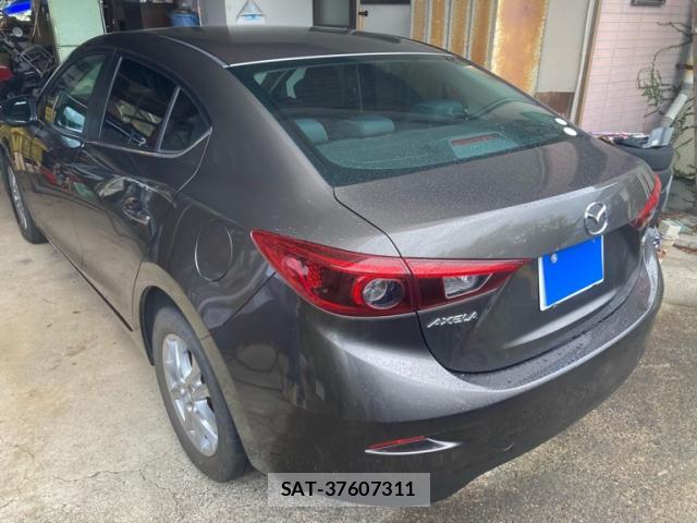Mazda AXELA 2017-06 8876294-12