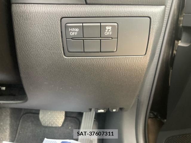 Mazda AXELA 2017-06 8876294-17