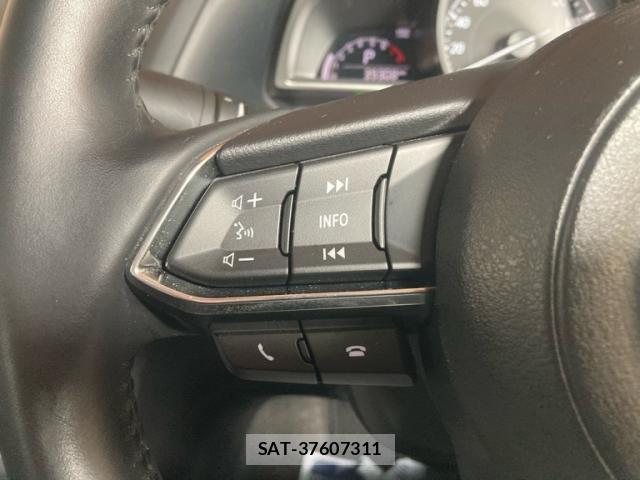 Mazda AXELA 2017-06 8876294-19